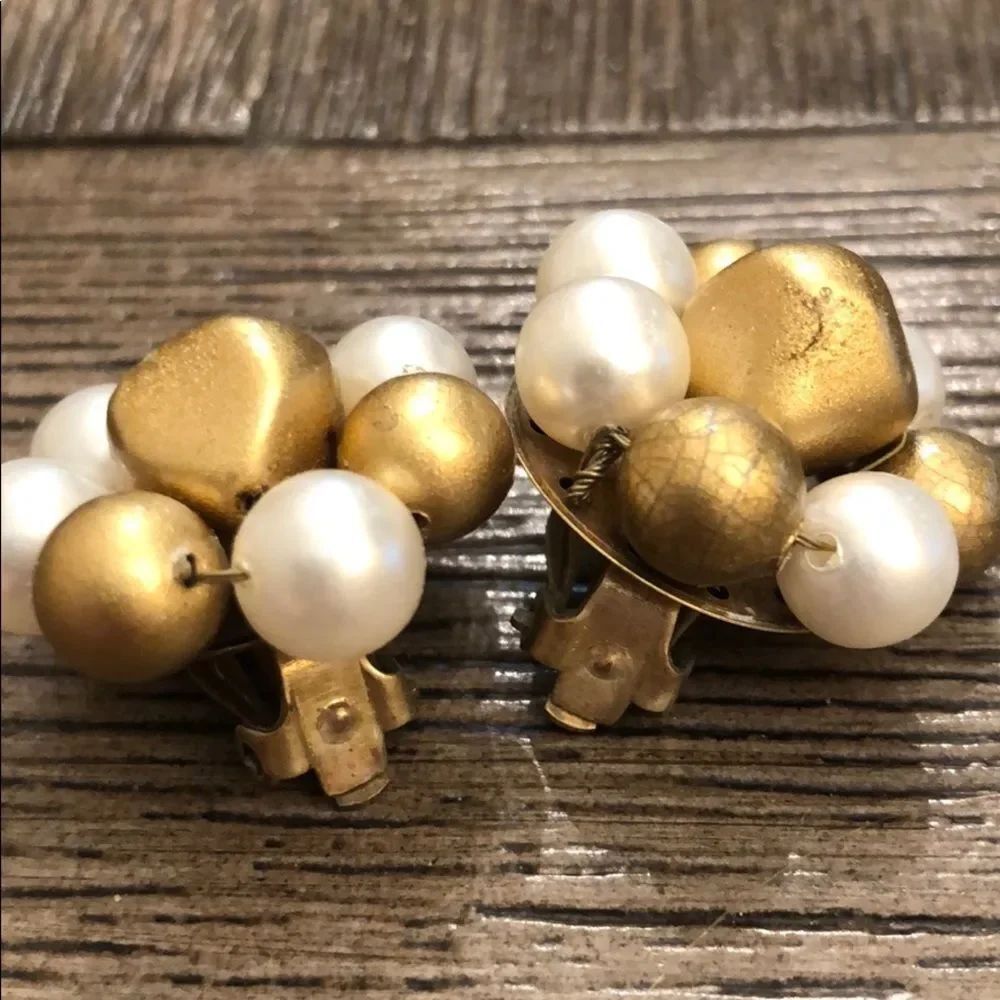 Vintage Pearl & Gold Bead Cluster Clip Earrings - Picture 9 of 12